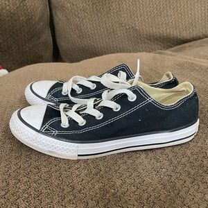 Kids size 2 converse
